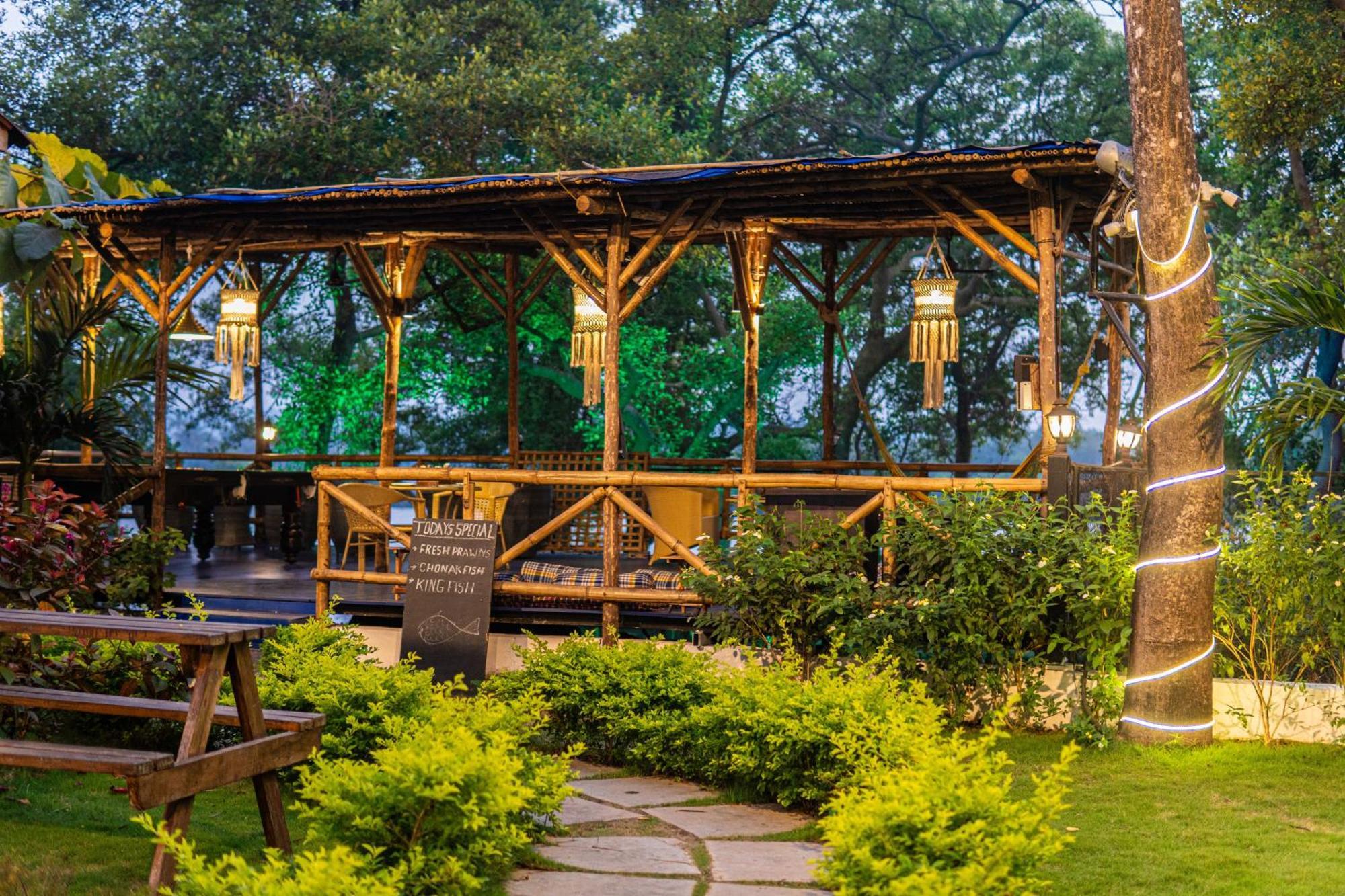 Tranquill Riverside Luxury Cottages With Bathtub, Кандолим Экстерьер фото